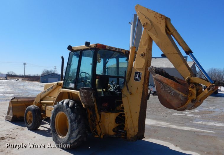 image for item DH8190 1983 John Deere 410B  backhoe