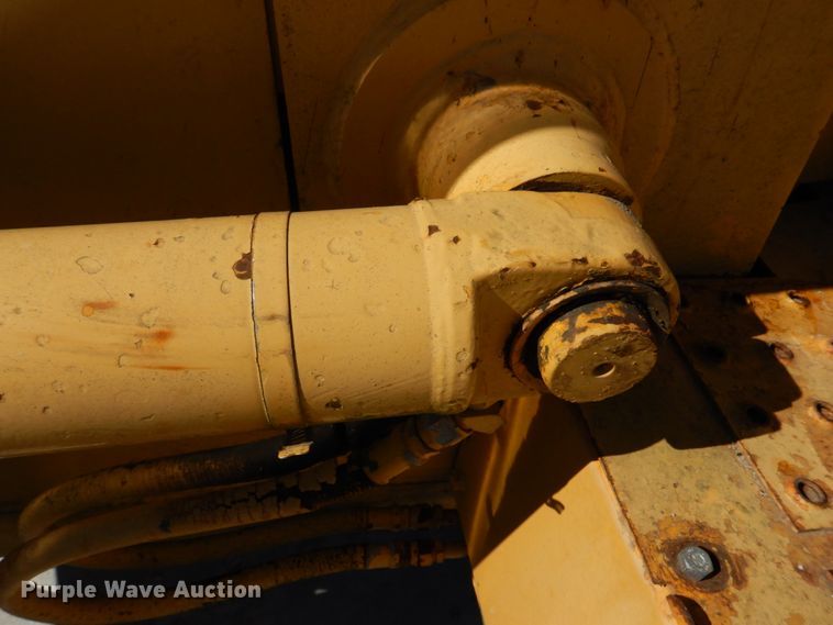 image for item DH8190 1983 John Deere 410B  backhoe