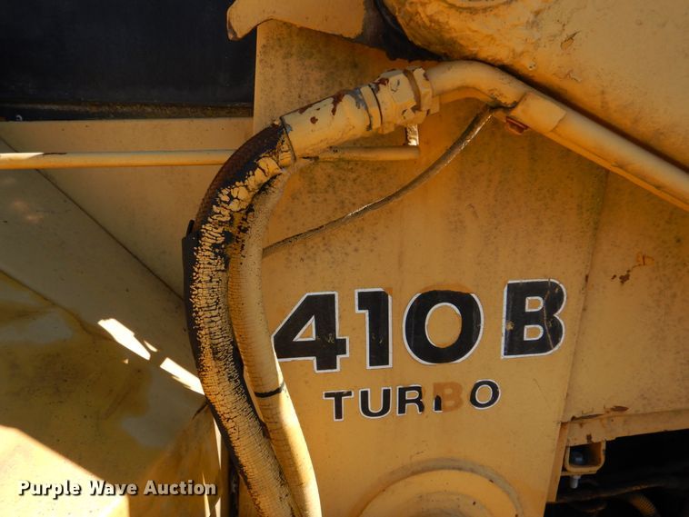 image for item DH8190 1983 John Deere 410B  backhoe