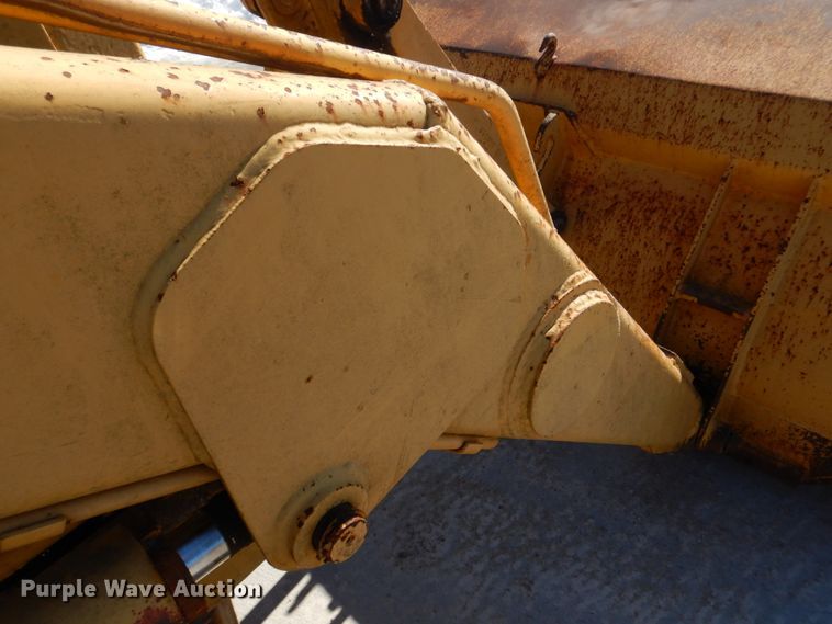 image for item DH8190 1983 John Deere 410B  backhoe