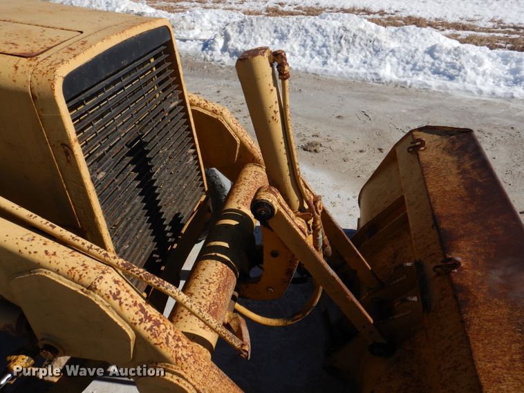 image for item DH8190 1983 John Deere 410B  backhoe