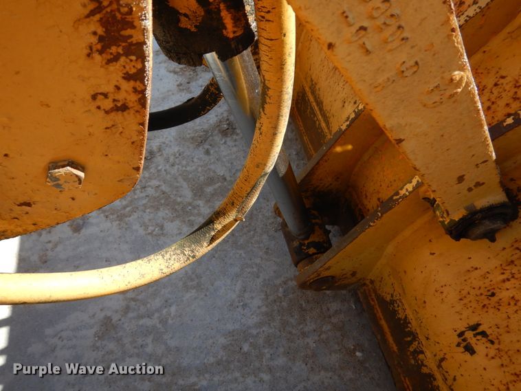 image for item DH8190 1983 John Deere 410B  backhoe