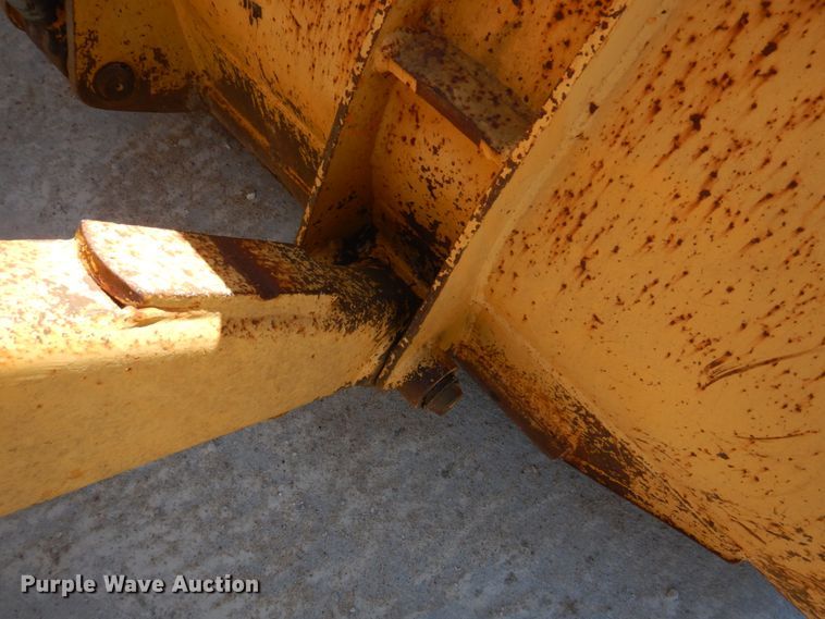 image for item DH8190 1983 John Deere 410B  backhoe