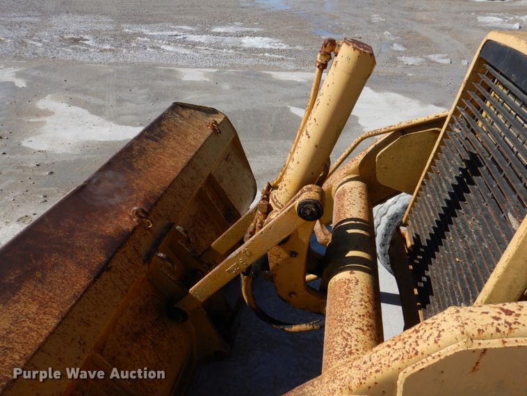 image for item DH8190 1983 John Deere 410B  backhoe