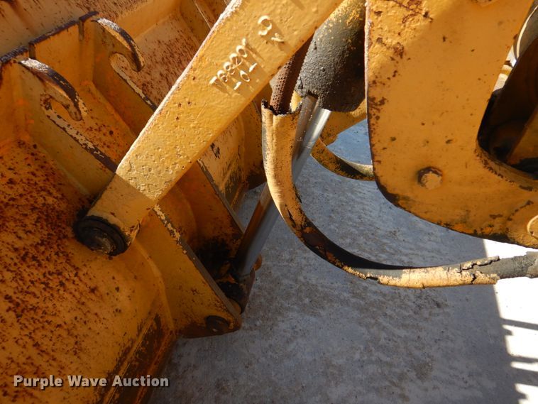 image for item DH8190 1983 John Deere 410B  backhoe