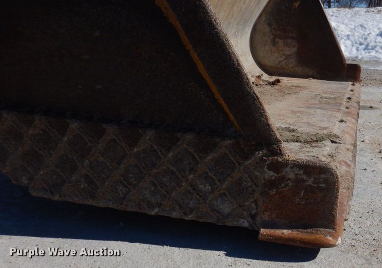 image for item DH8190 1983 John Deere 410B  backhoe