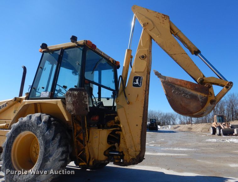 image for item DH8190 1983 John Deere 410B  backhoe