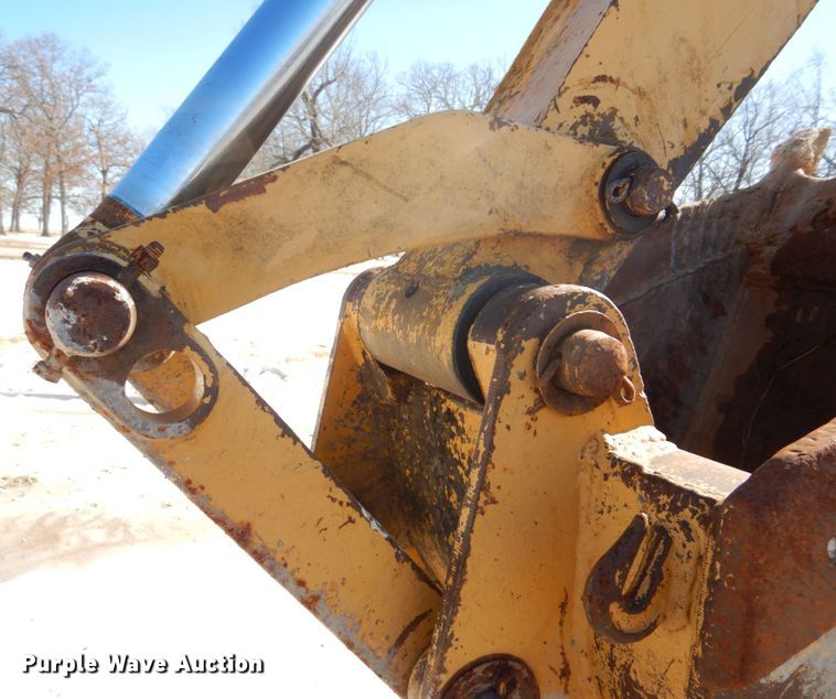 image for item DH8190 1983 John Deere 410B  backhoe