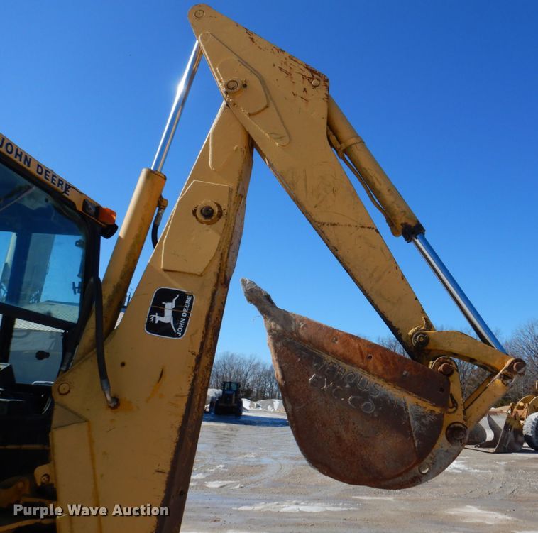 image for item DH8190 1983 John Deere 410B  backhoe
