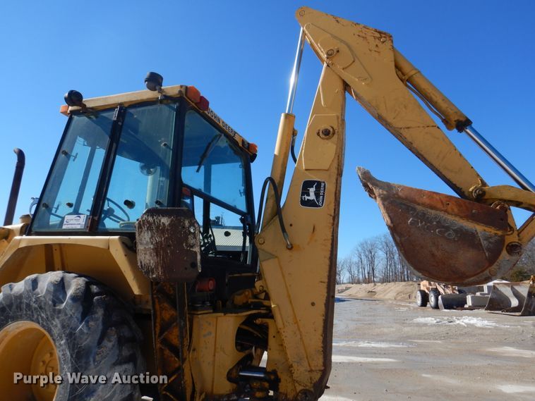 image for item DH8190 1983 John Deere 410B  backhoe