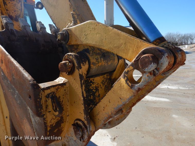 image for item DH8190 1983 John Deere 410B  backhoe