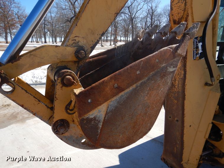 image for item DH8190 1983 John Deere 410B  backhoe