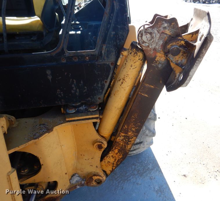 image for item DH8190 1983 John Deere 410B  backhoe