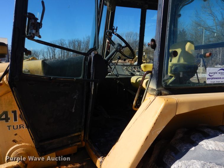 image for item DH8190 1983 John Deere 410B  backhoe