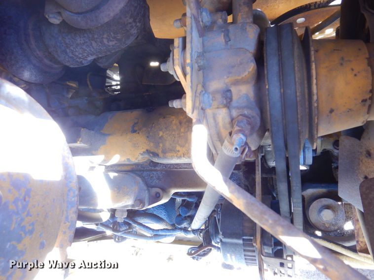 image for item DH8190 1983 John Deere 410B  backhoe