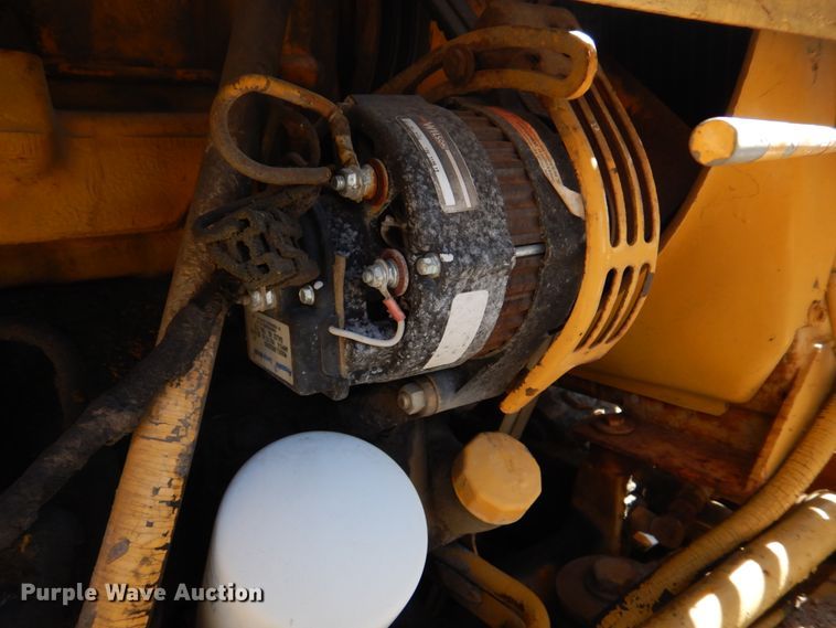 image for item DH8190 1983 John Deere 410B  backhoe