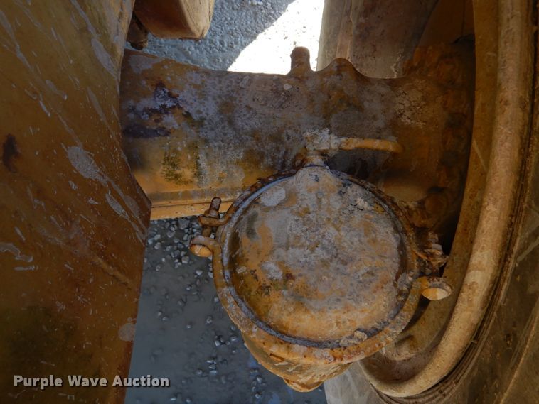 image for item DH8191 1979 Caterpillar 966C  wheel loader