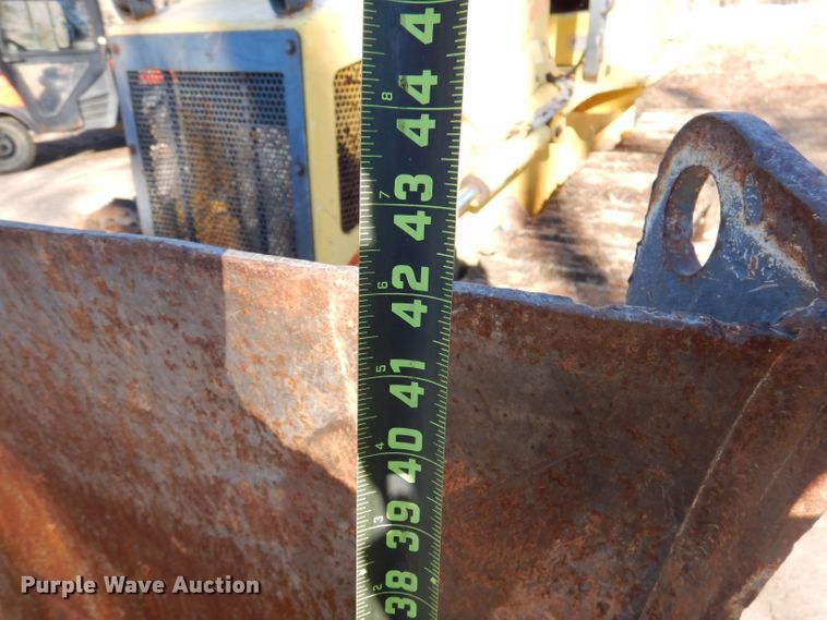 image for item DJ3809 2000 New Holland DC100  dozer