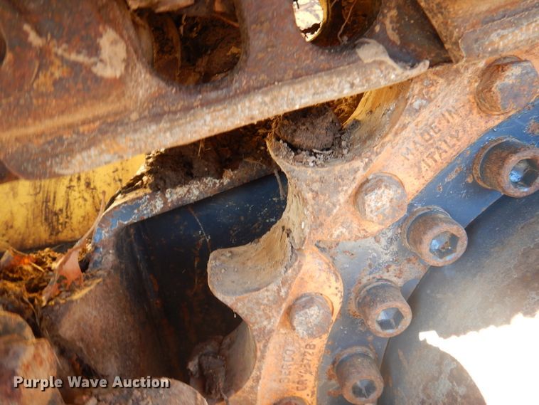 image for item DJ3809 2000 New Holland DC100  dozer