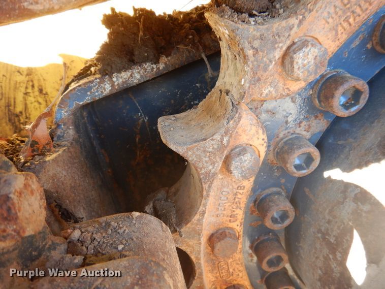 image for item DJ3809 2000 New Holland DC100  dozer