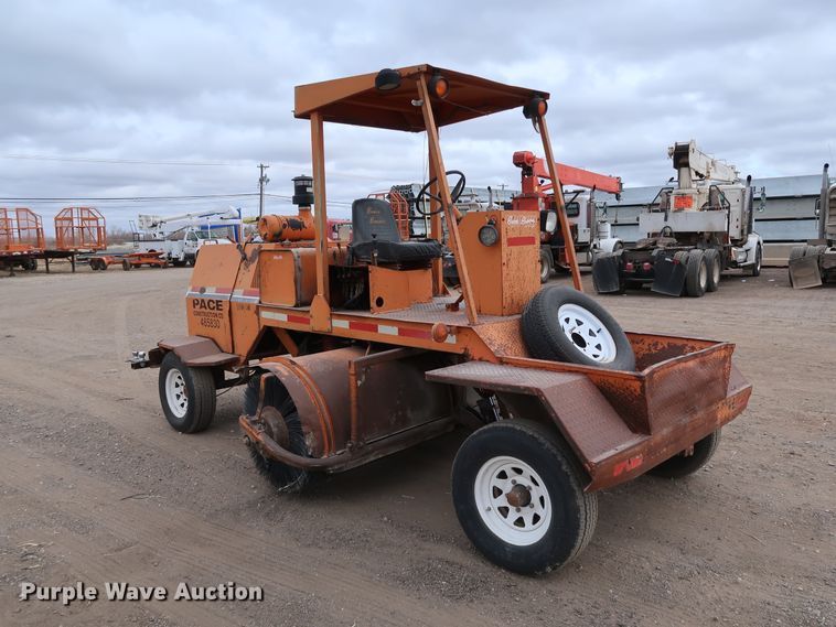 image for item DK3558 1998 Broce RJ350  broom