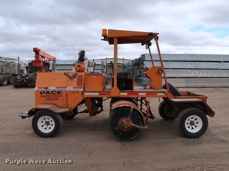 image for item DK3558 1998 Broce RJ350  broom