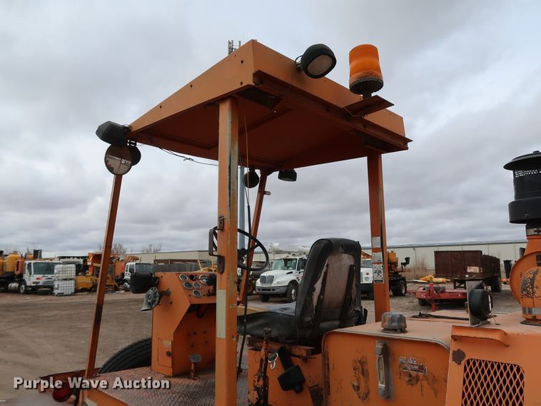 image for item DK3558 1998 Broce RJ350  broom