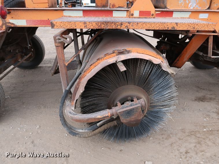 image for item DK3558 1998 Broce RJ350  broom