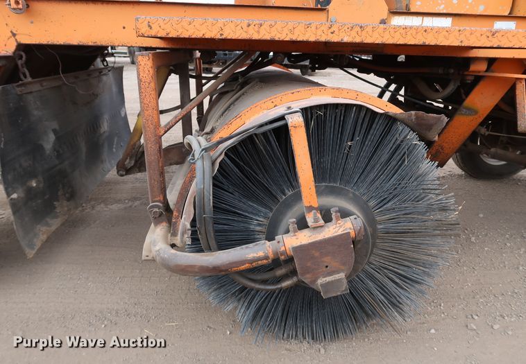 image for item DK3559 1998 Broce RJ350  broom