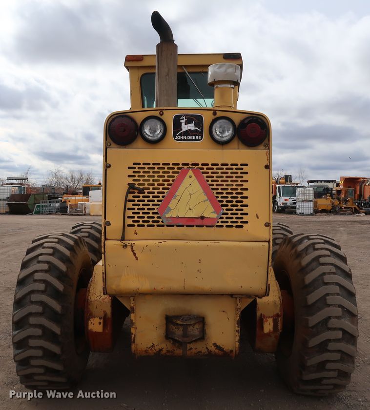 image for item DK3565 1985 John Deere 772A  motor grader