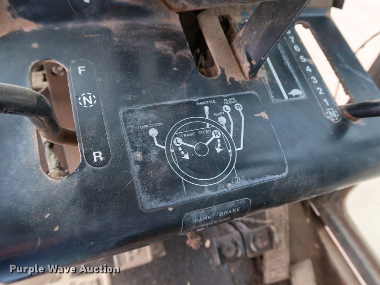 image for item DK3565 1985 John Deere 772A  motor grader