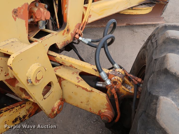 image for item DK3565 1985 John Deere 772A  motor grader