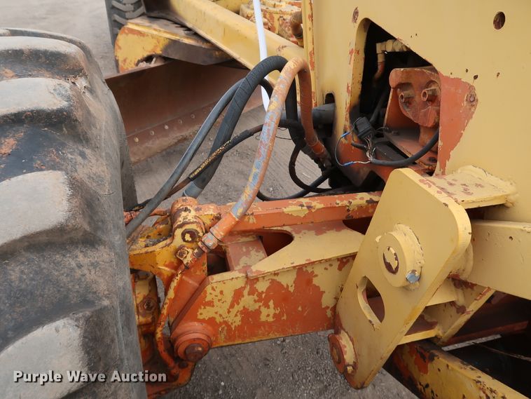 image for item DK3565 1985 John Deere 772A  motor grader