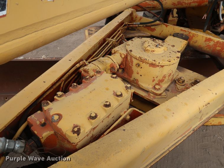 image for item DK3565 1985 John Deere 772A  motor grader