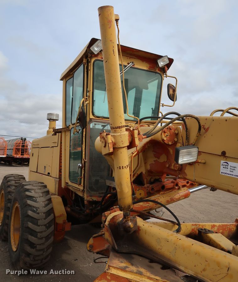 image for item DK3565 1985 John Deere 772A  motor grader