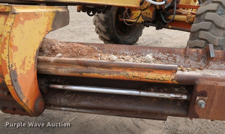 image for item DK3565 1985 John Deere 772A  motor grader