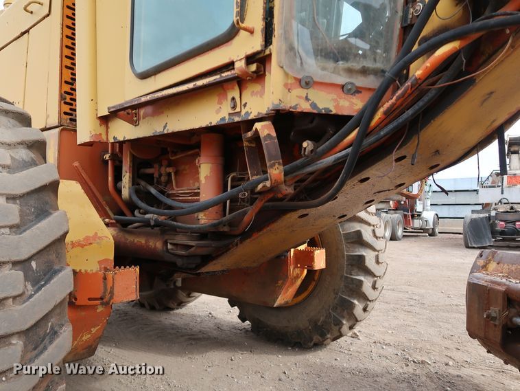 image for item DK3565 1985 John Deere 772A  motor grader