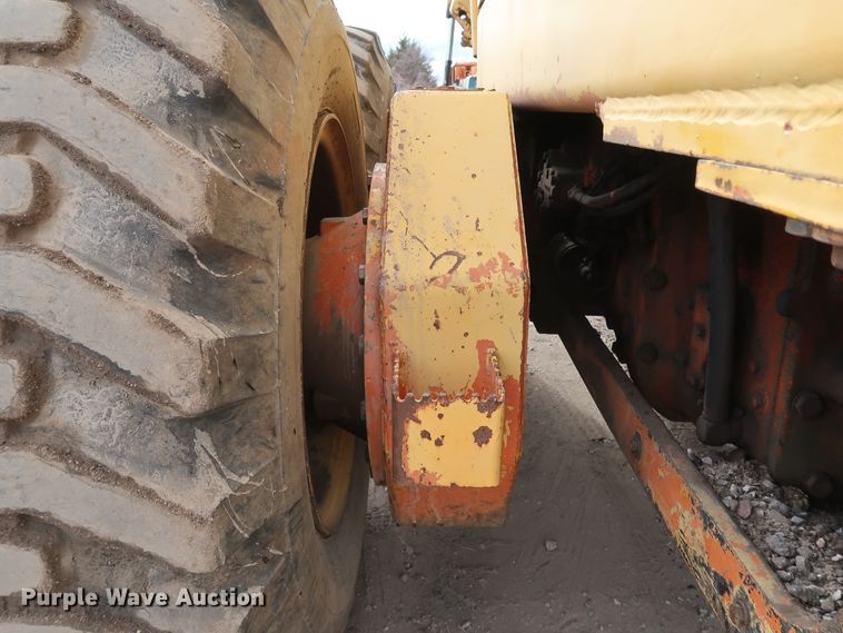 image for item DK3565 1985 John Deere 772A  motor grader