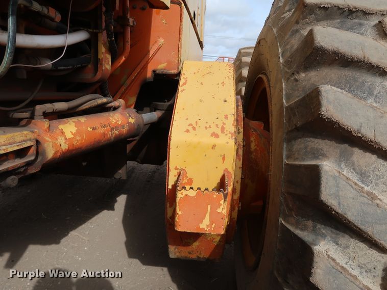 image for item DK3565 1985 John Deere 772A  motor grader