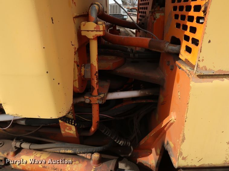 image for item DK3565 1985 John Deere 772A  motor grader