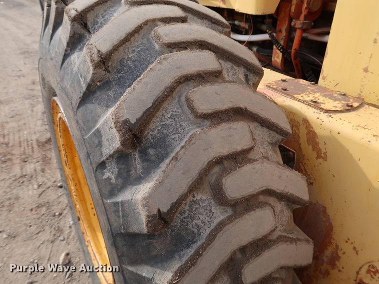 image for item DK3565 1985 John Deere 772A  motor grader