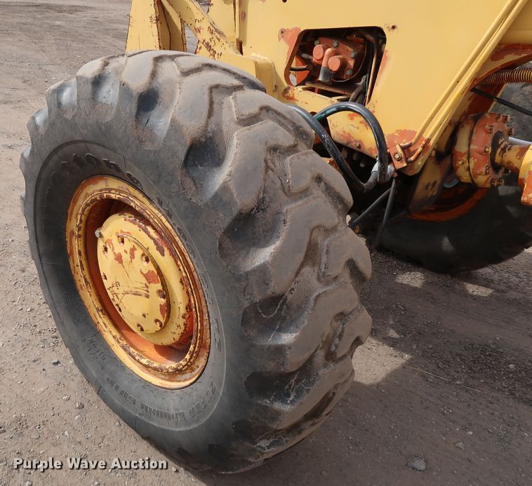 image for item DK3565 1985 John Deere 772A  motor grader