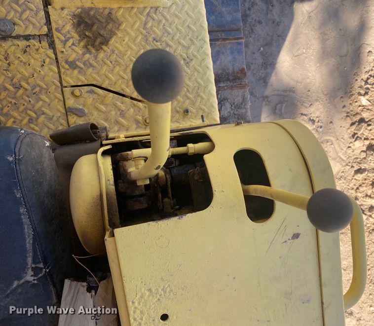 image for item DL1492 1986 International TD-7E  dozer