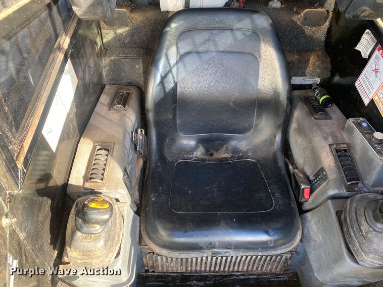 image for item DL1497 2005 ASV RC-100  tracked skid steer loader