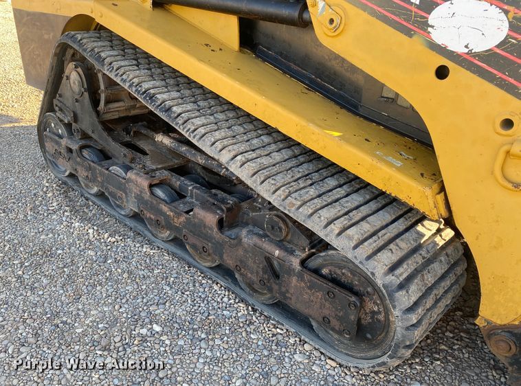 image for item DL1497 2005 ASV RC-100  tracked skid steer loader