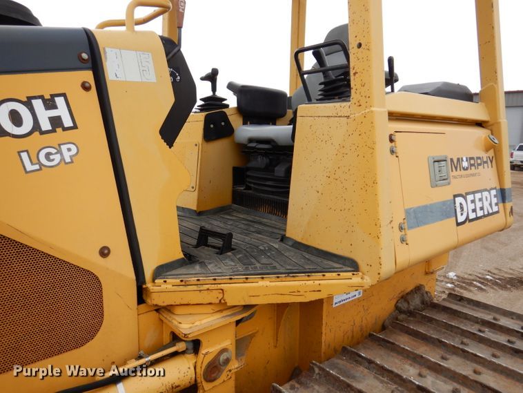 image for item DL5918 2000 John Deere 650H LGP  dozer