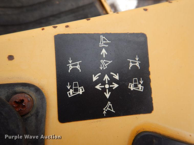 image for item DL5918 2000 John Deere 650H LGP  dozer