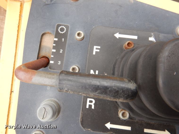 image for item DL5918 2000 John Deere 650H LGP  dozer