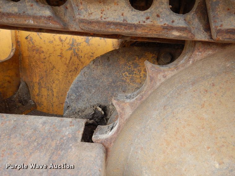 image for item DL5918 2000 John Deere 650H LGP  dozer