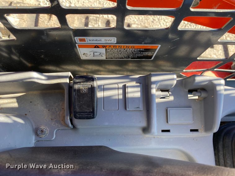 image for item DL6823 2017 Kubota SVL75-2  tracked skid steer loader